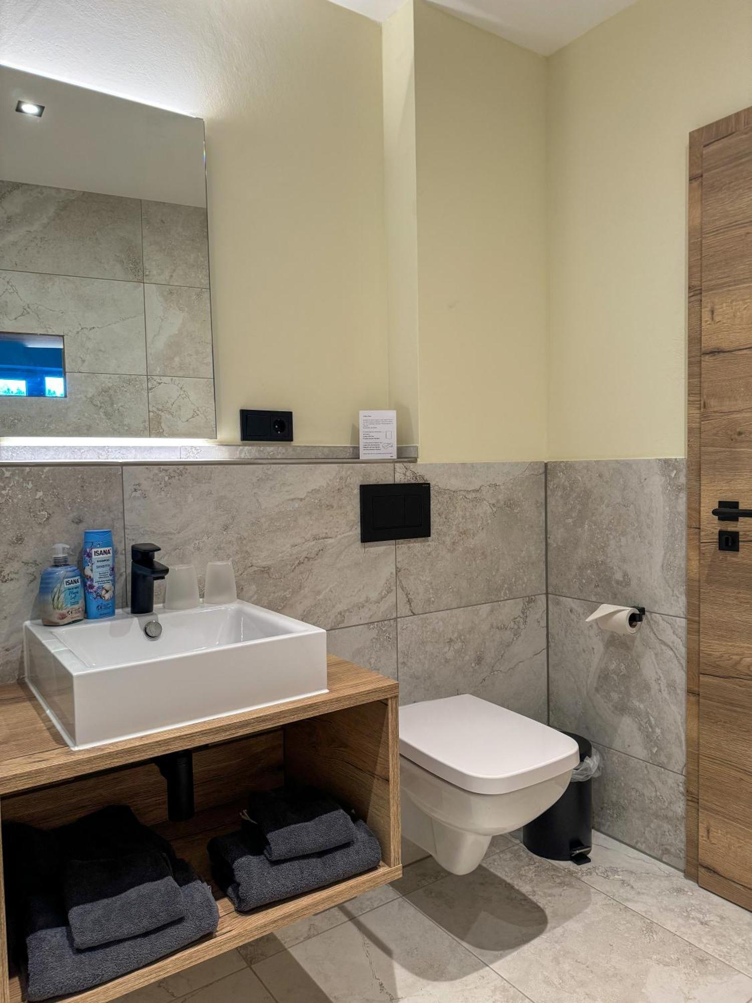 Veenland Hotel Харен Екстериор снимка