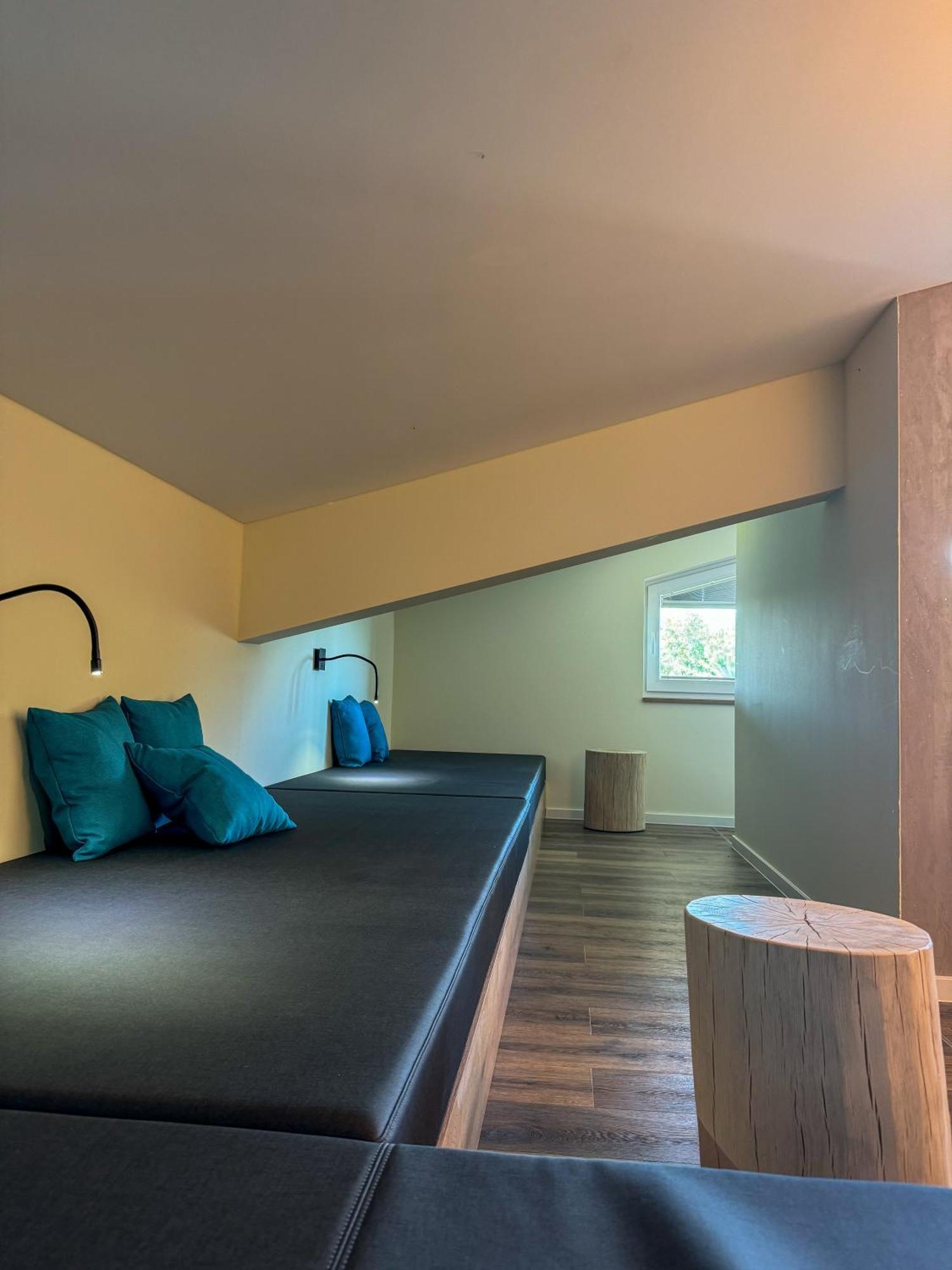 Veenland Hotel Харен Екстериор снимка
