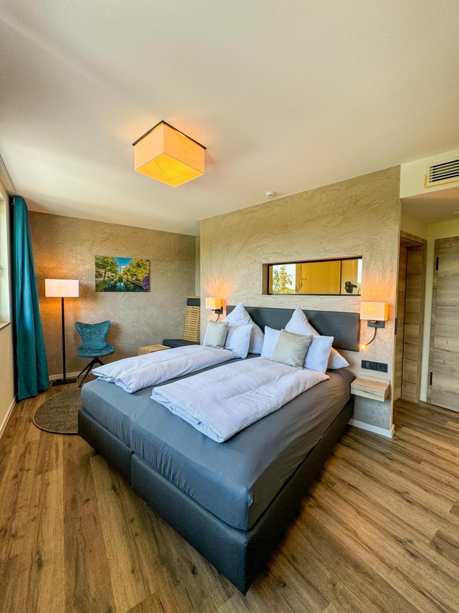Veenland Hotel Харен Екстериор снимка